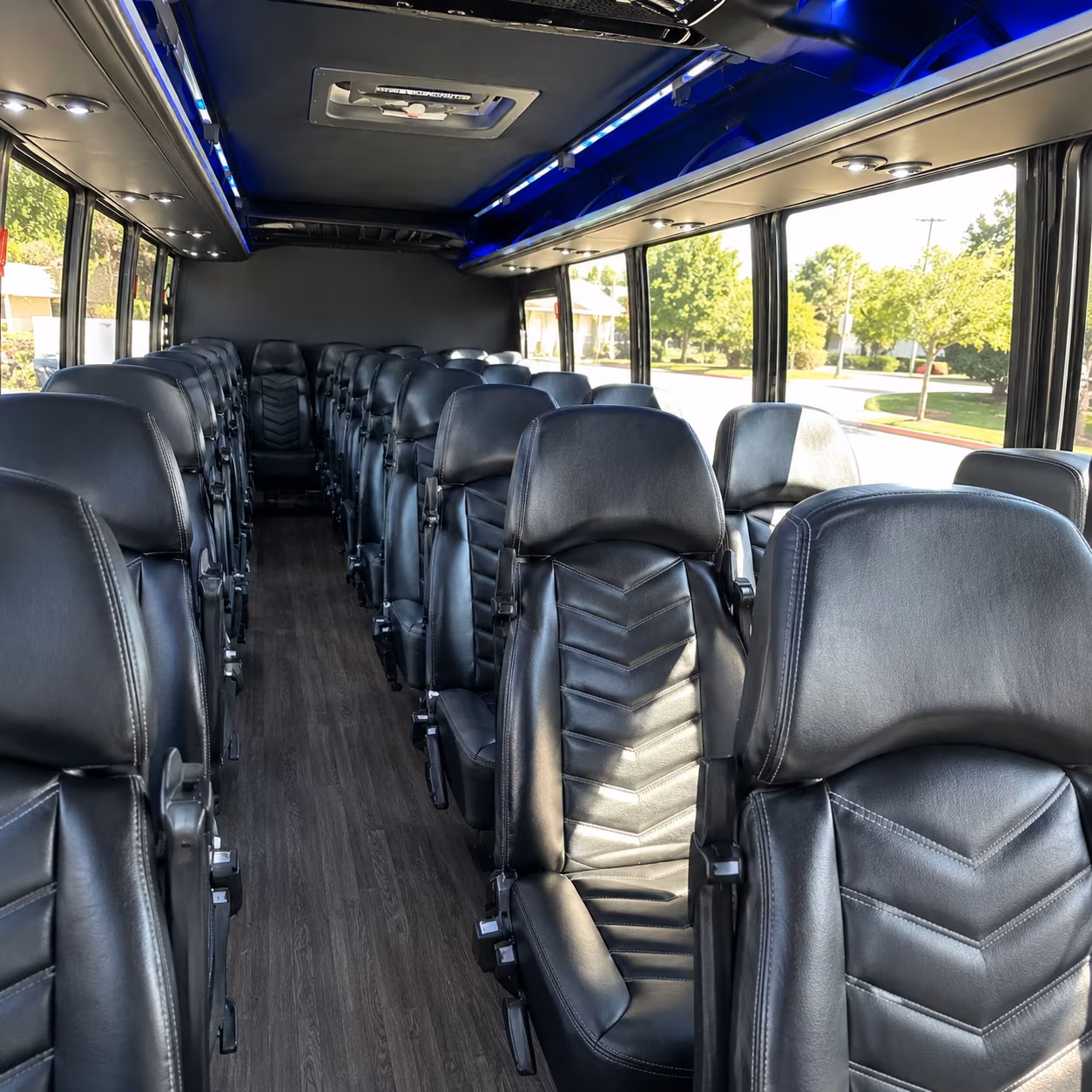 book a bus for your next airport transfer 1